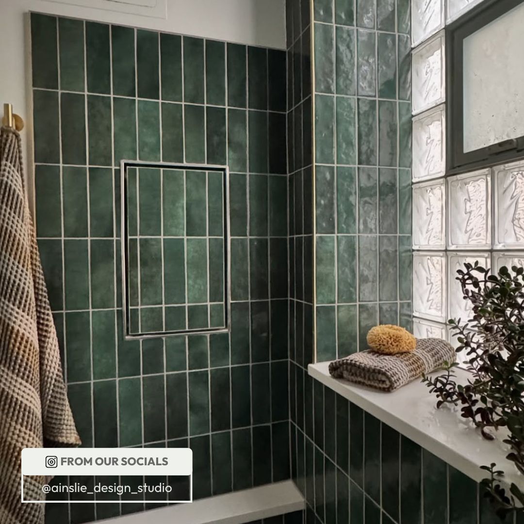 Framed No-See Shower Niche [Luxe]